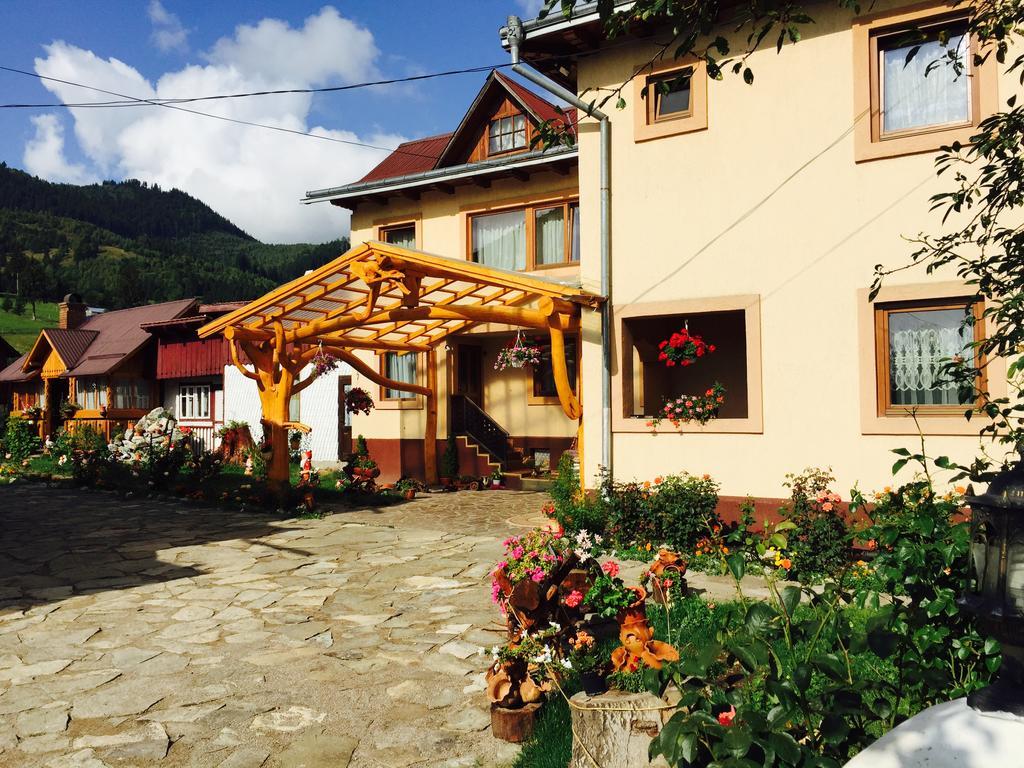 Casa Irinuca Hotel Sadova  Exterior photo